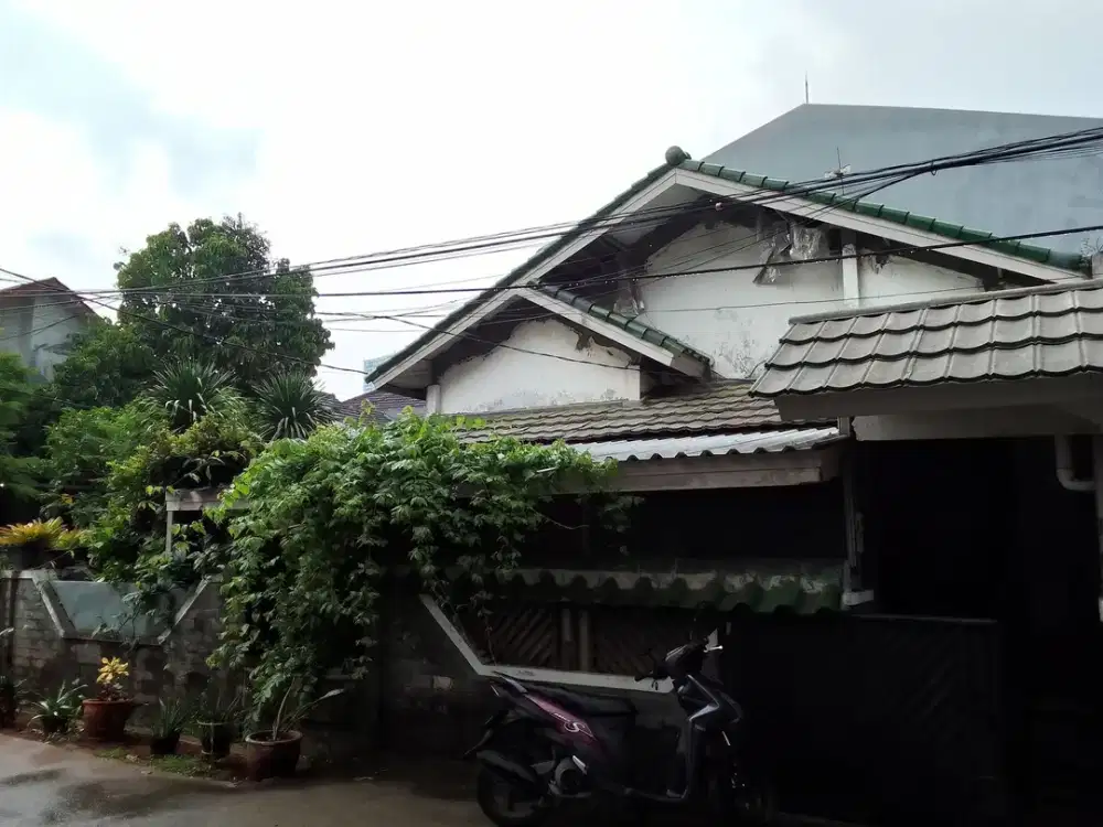 Rumah Strategis Akses Dekat Stasiun dan Mall LT 165 Siap Nego J-27267