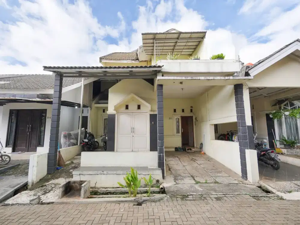 Rumah 4 KT Dekat Pusat Perbelanjaan di Jatiasih Hadap Utara J-27595