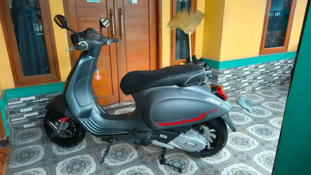 Vespa sprint s iget ABS tahun 2024 km rendah