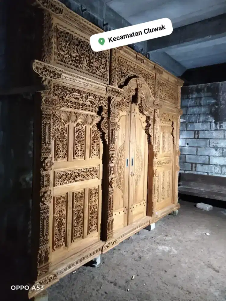 Pintu gebyok ukir jepara