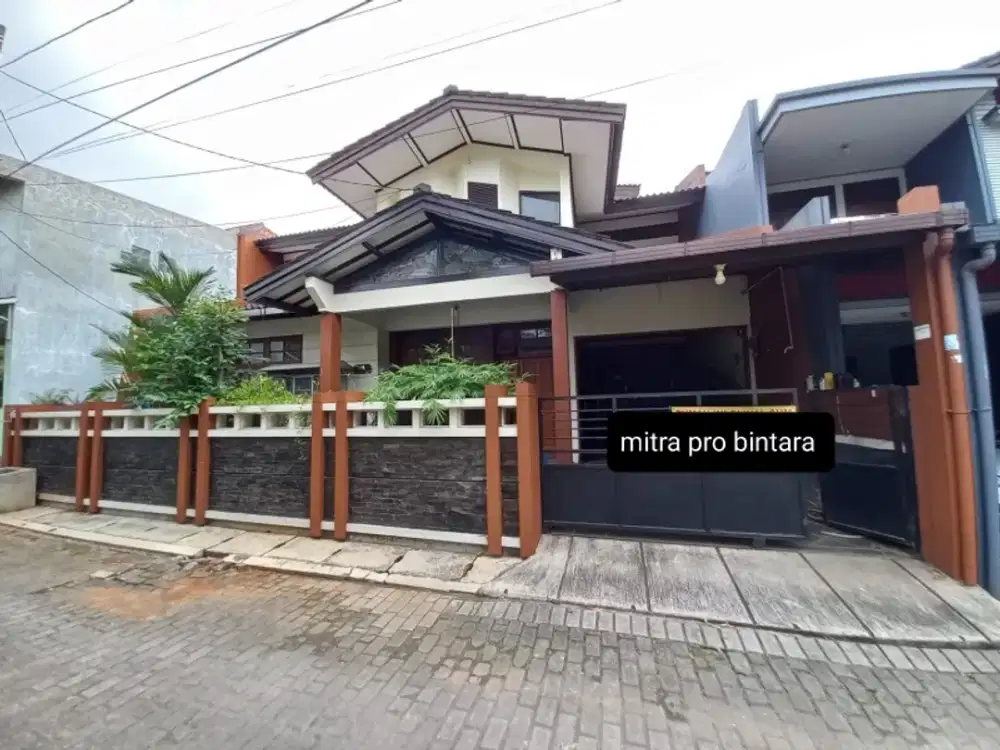 RUMAH NYAMAN HADAP TAMAN DI KOMPLEK PONDOK KELAPA
