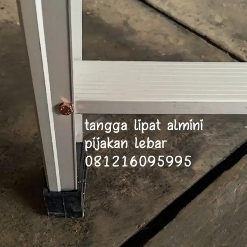 Tangga pijakan lebar