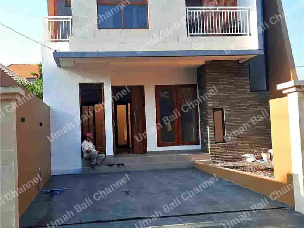 RUMAH EXCLUSIVE BARU SIAP HUNI DI RENON