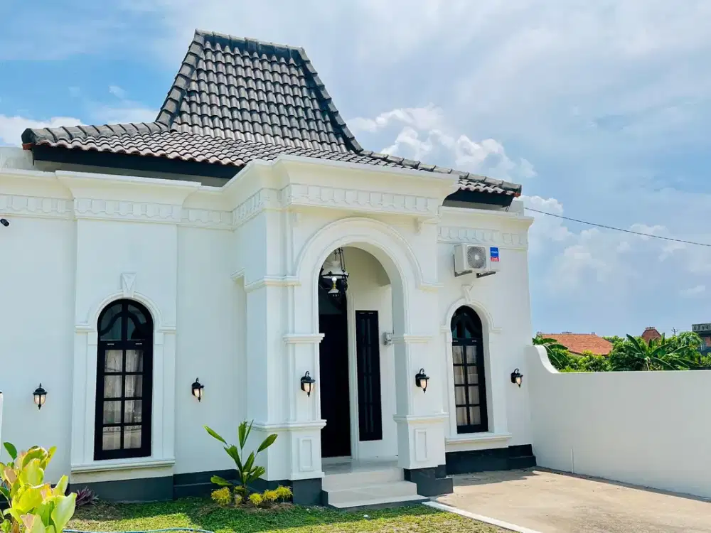 Rumah Klasik Eropa Desain Unik Atap Joglo Hanya di Prambanan