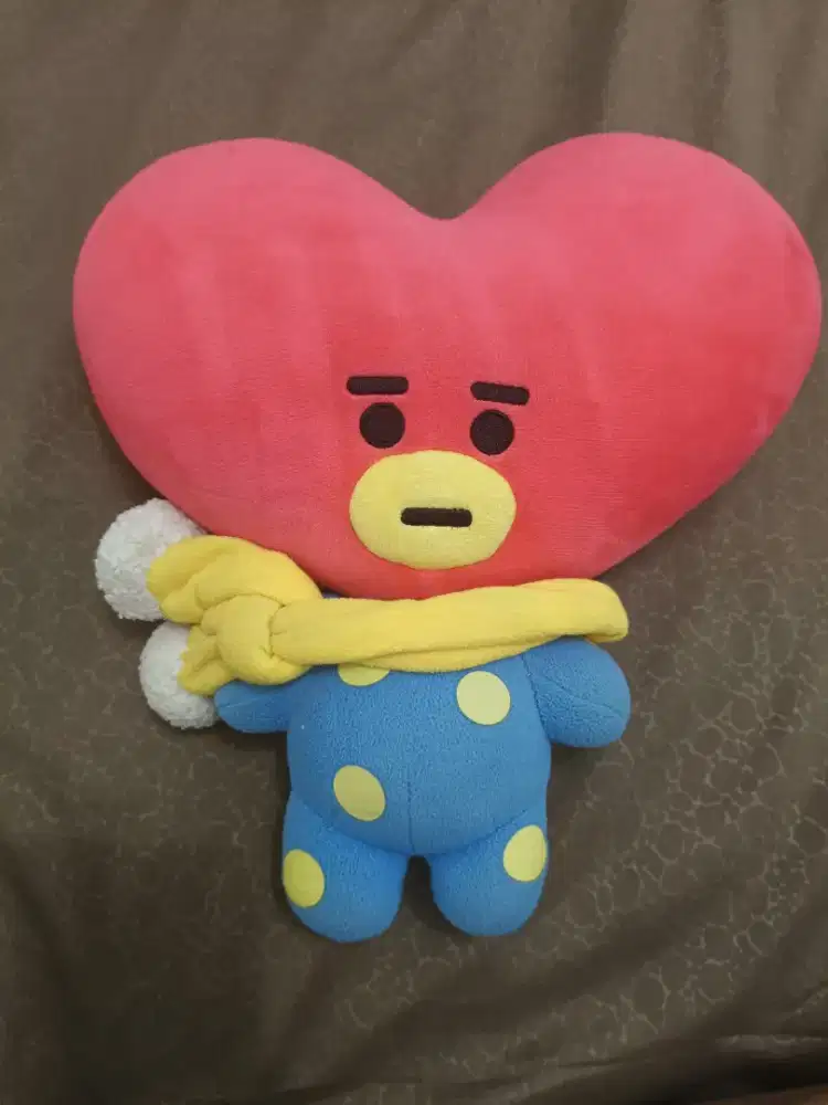 2 boneka Line BT21 original paket dg selimut dan notebook