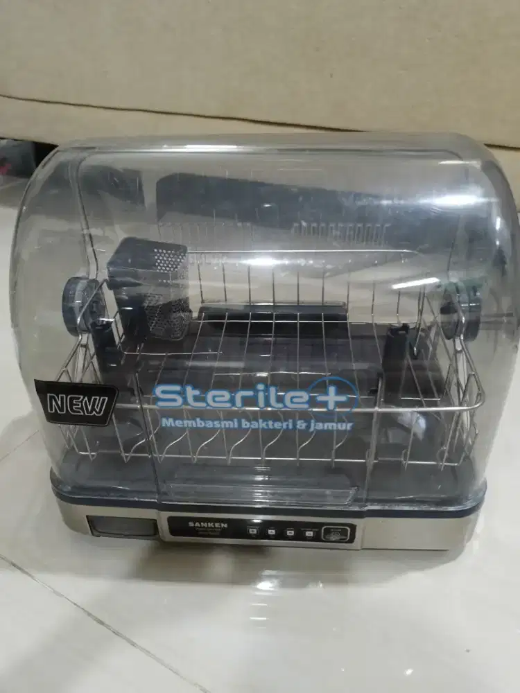 Sanken sterilan alat makan bayi