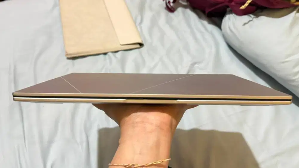 Asus Zenbook 14 Ultra 5 RAM 16GB SSD 1TB