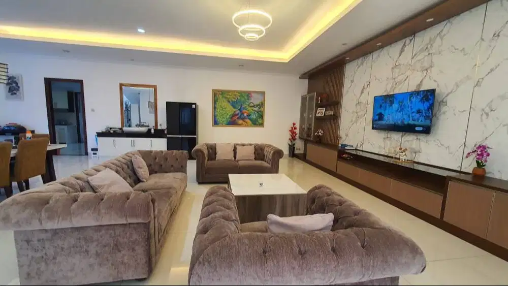 Dijual Rumah Cantik Asri di Jl Raya Lembang