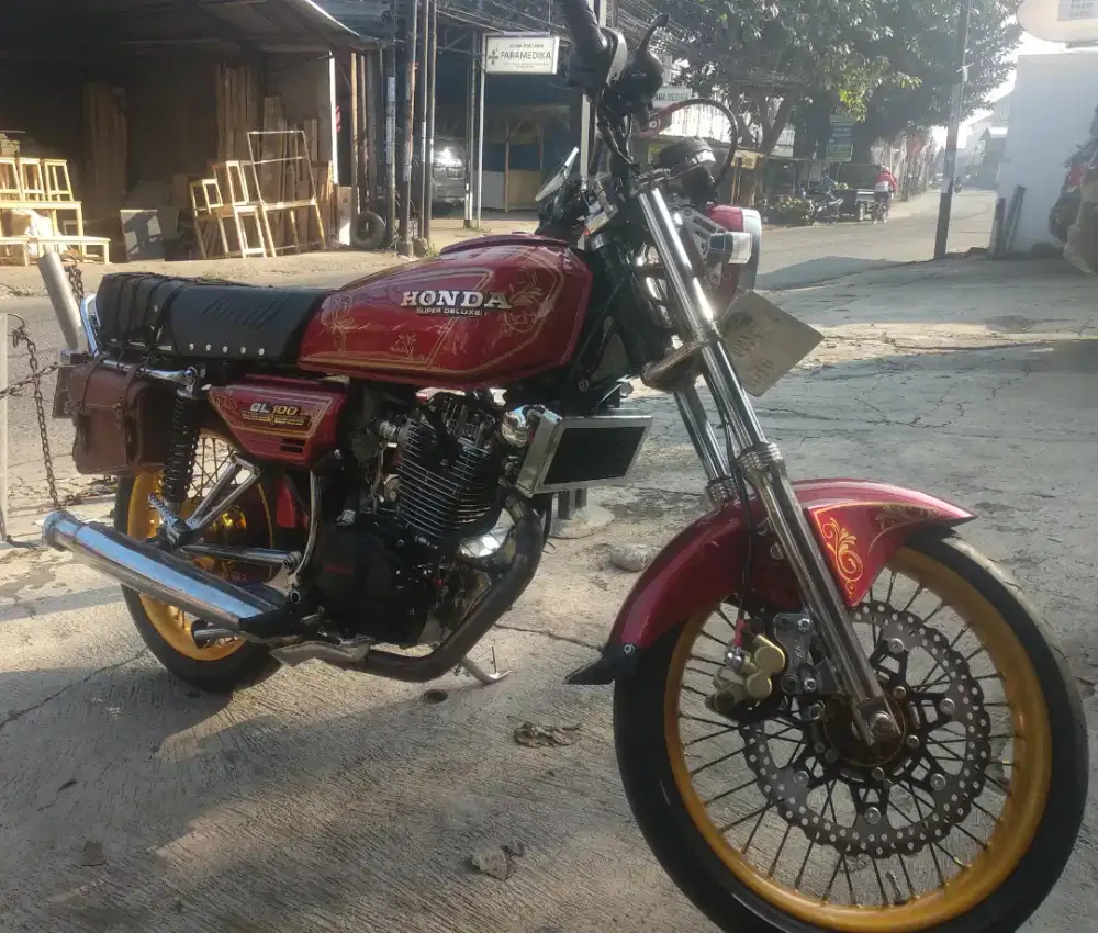 Honda gl 100 1982 warna asli merah