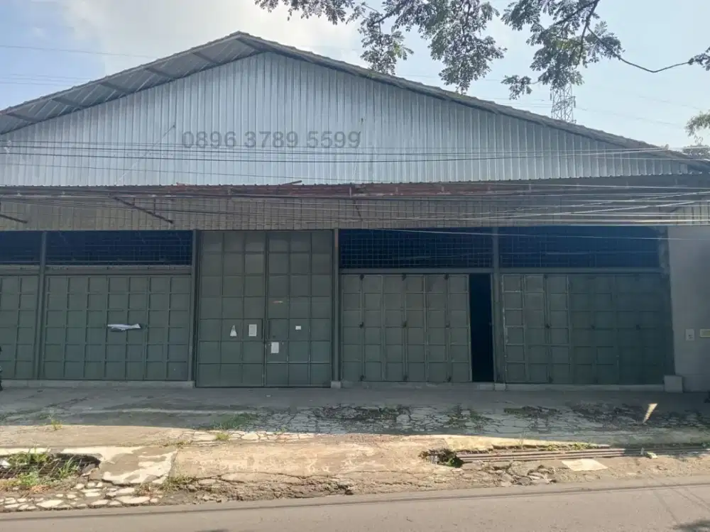 DISEWAKAN Gudang dekat Polres dan Terminal Indihiang