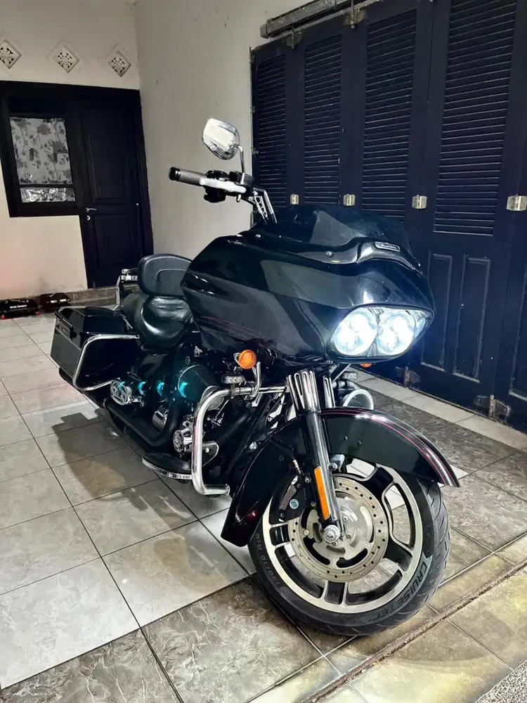 Harley Davidson Road Glide Full Paper