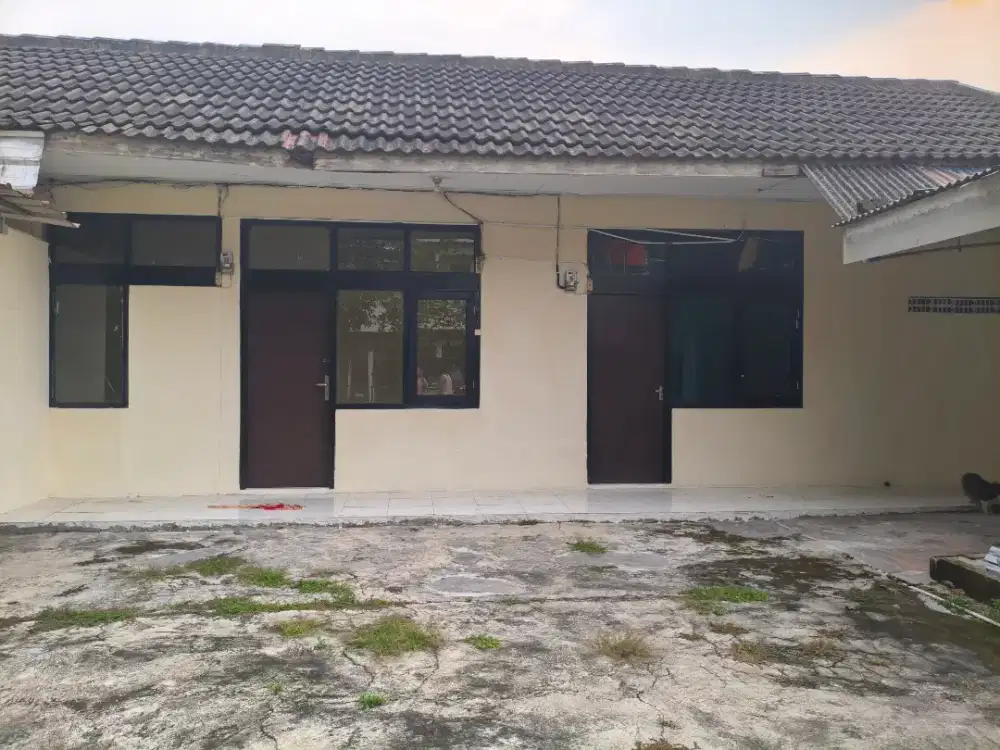 Di sewakan rumah pinggir jalan