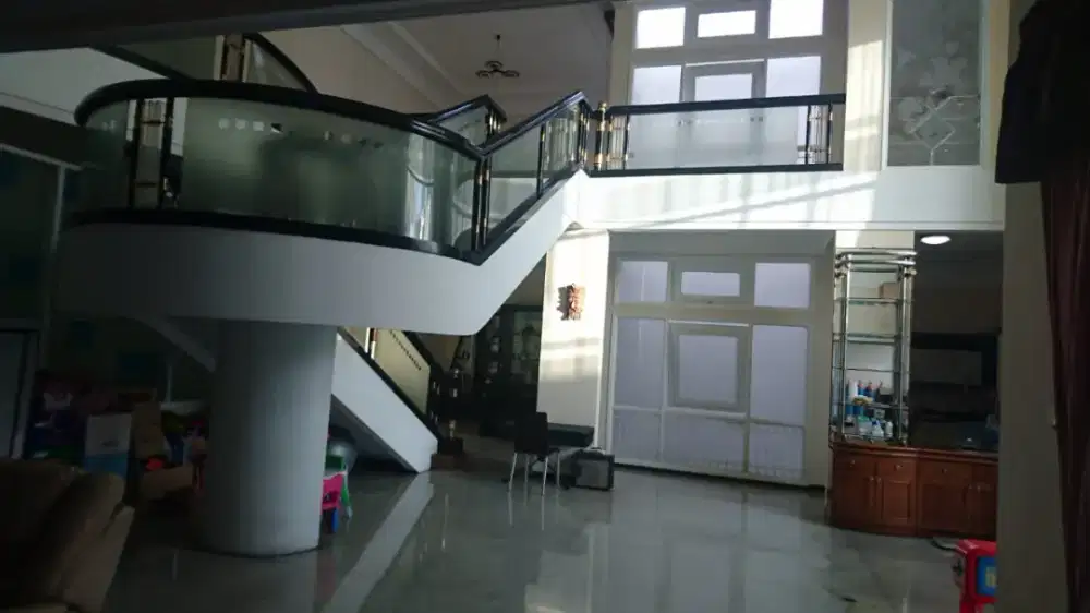 Dijual rumah 1200m2 Jl. Cipaganti