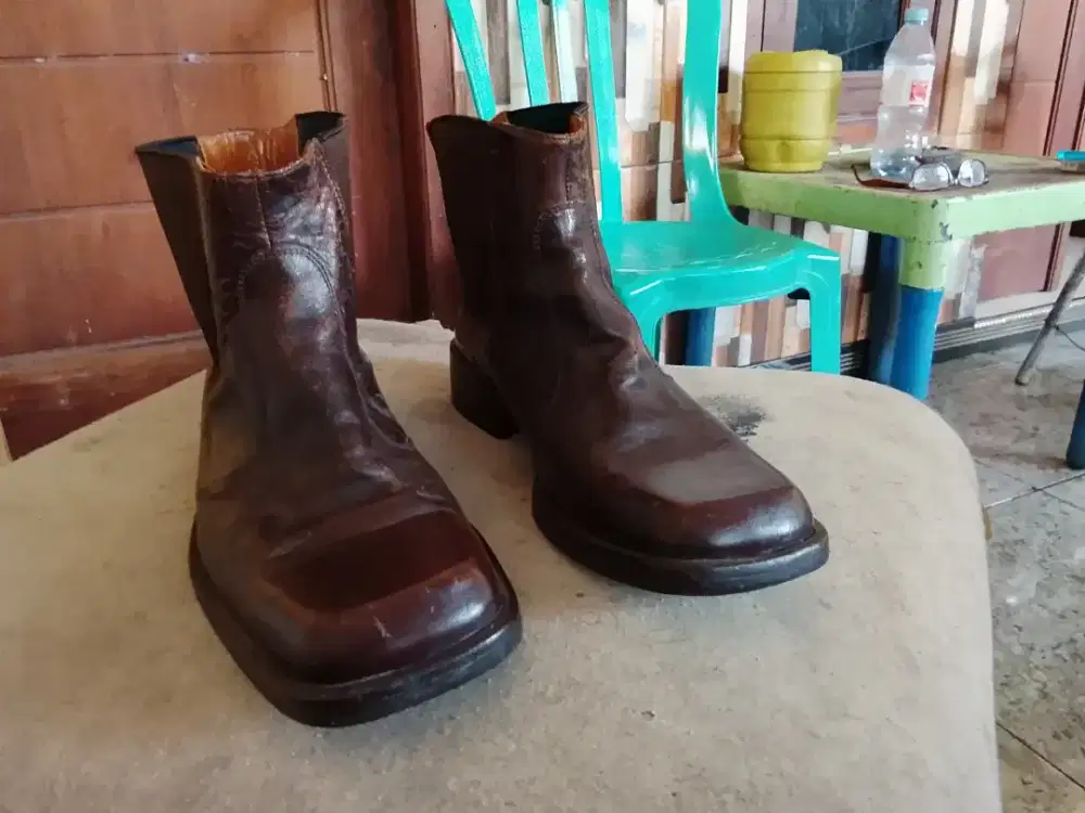 Sepatu Booth Kulit