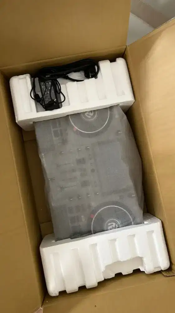 Numark Mixstream Pro Go Touchscreen Fullset