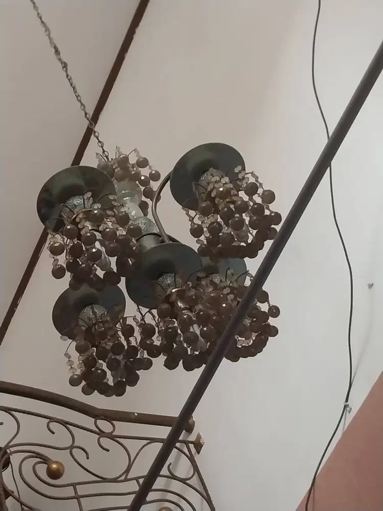 Lampu Hias Gantung Ruang Tamu 4 Cabang 5 Bohlam