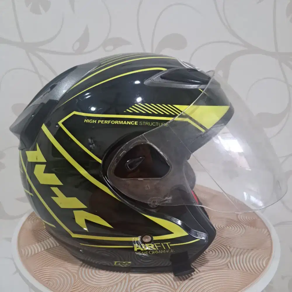 HELM NHK R 6 HITAM LIST HIJAU