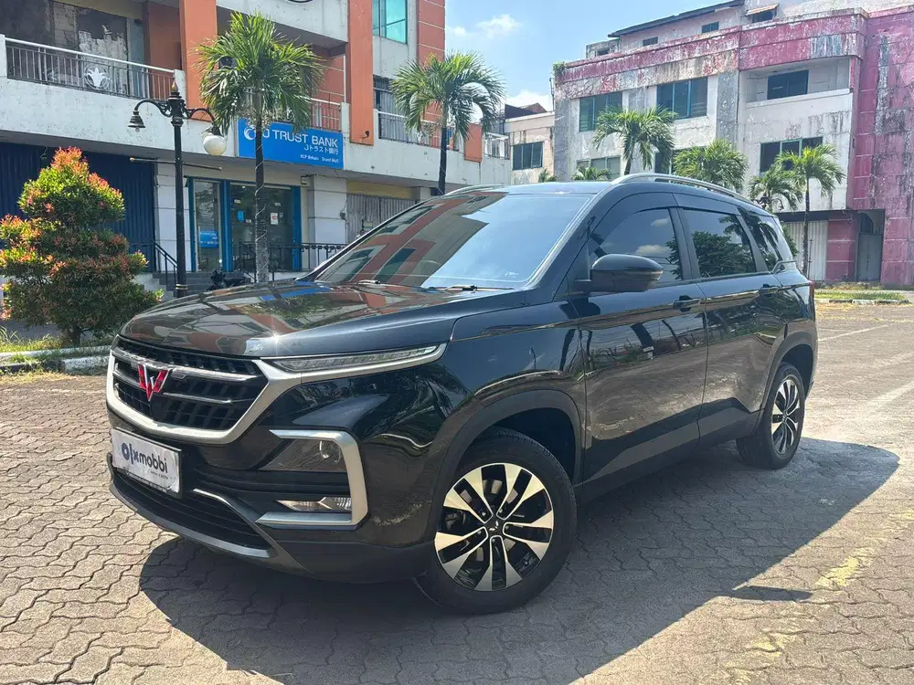 Pajak Panjang - Wuling Almaz 1.5 Smart Enjoy 7-Seater Bensin-MT 2022