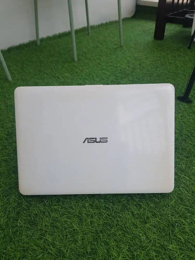 Laptop Asus Vivobook X441N Kondisi Normal Mulus