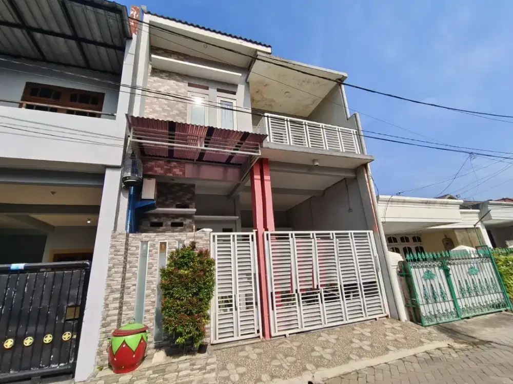 Rumah 2 Lantai Bagus Terawat Strategis Gunungsari Surabaya