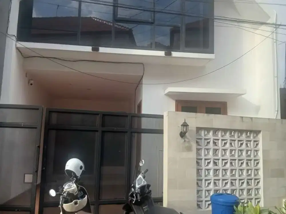 Dijual Rumah 2 lantai Masih terawat baik & siap huni Lokasi jl Gunung gede Padang sambian denpasar barat