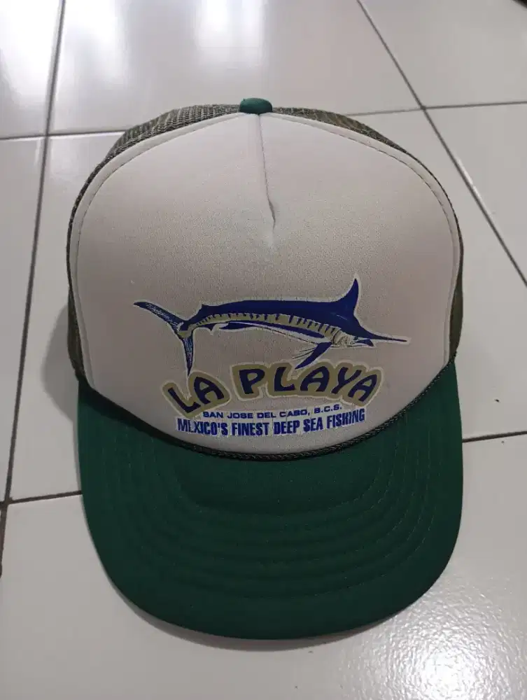 Topi snapback jaring