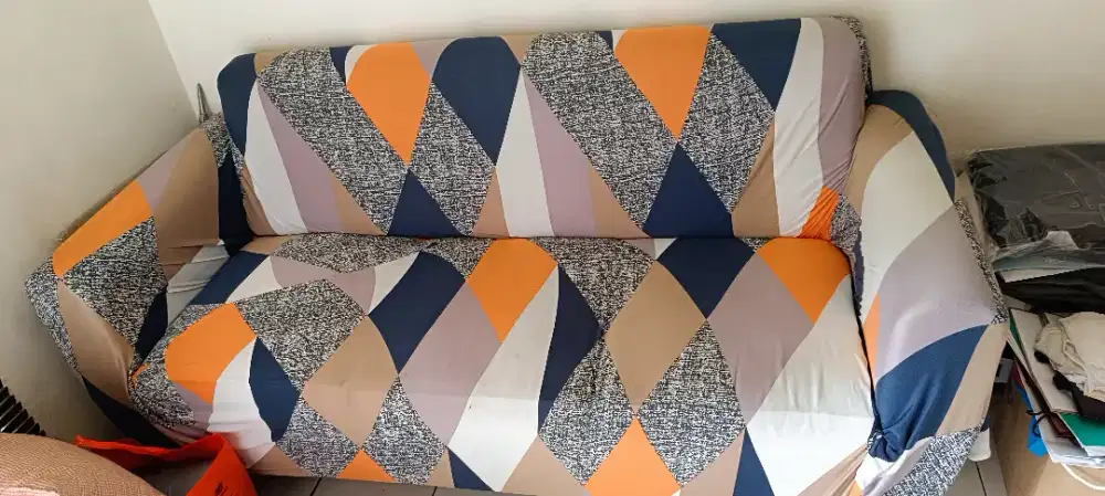 Sofa 3 seater + Kasur queen size + Lumbar support