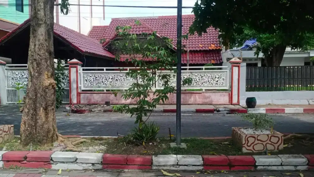 Rumah besar murah tengah kota gresik