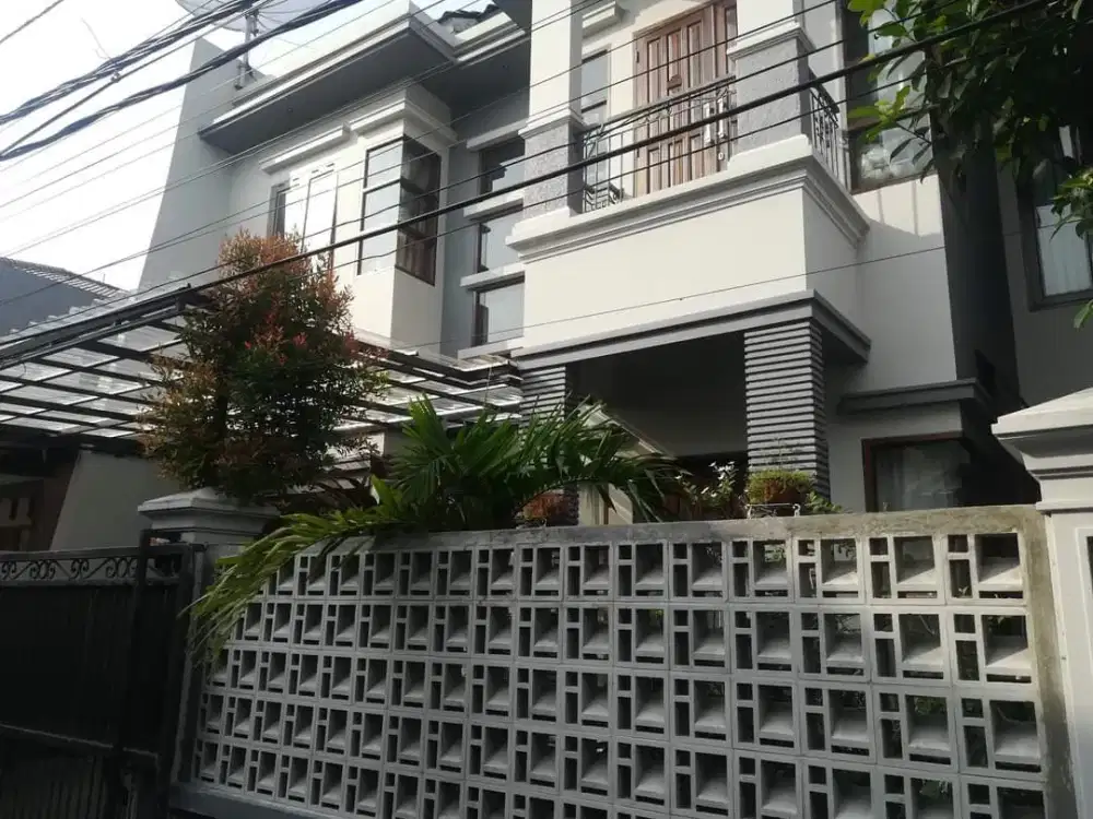 Rumah Gagah Cakep Siap Huni Dalam Perumahan Rawamanagun, Tidak Banjir