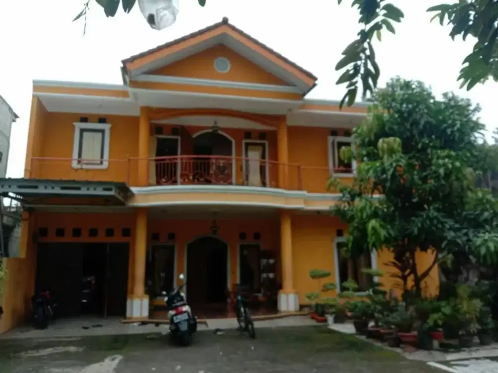 Jual Rumah Super Megah Di Jalan Bintara - Sejengkal ke Stasiun Cakung