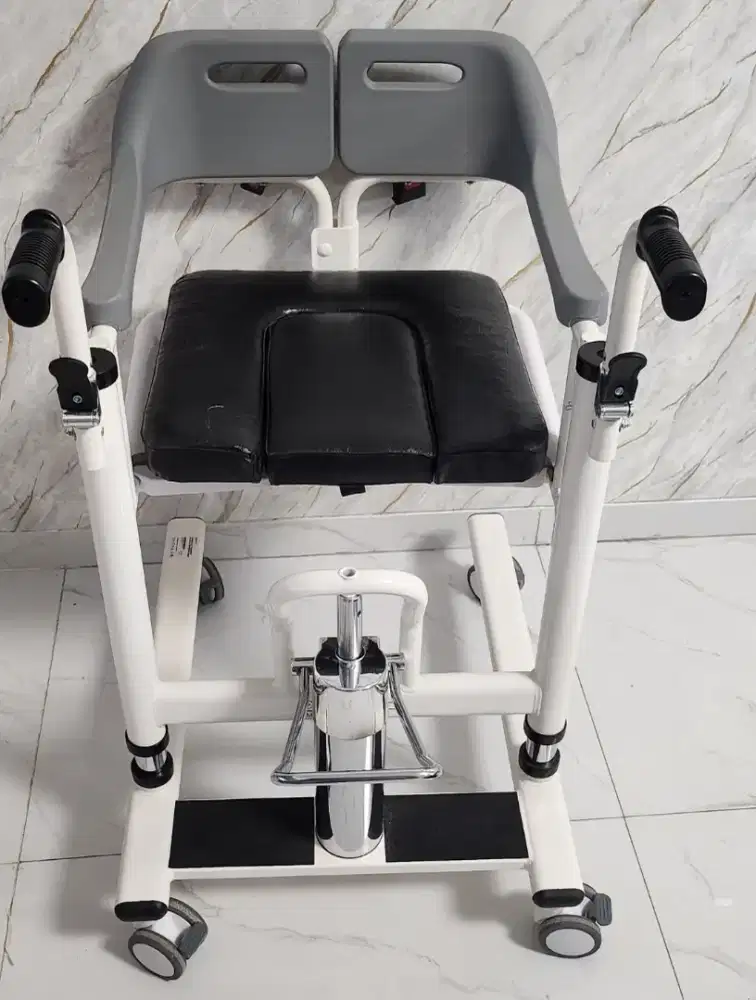 Kursi Roda Transfer untuk penderita stroke