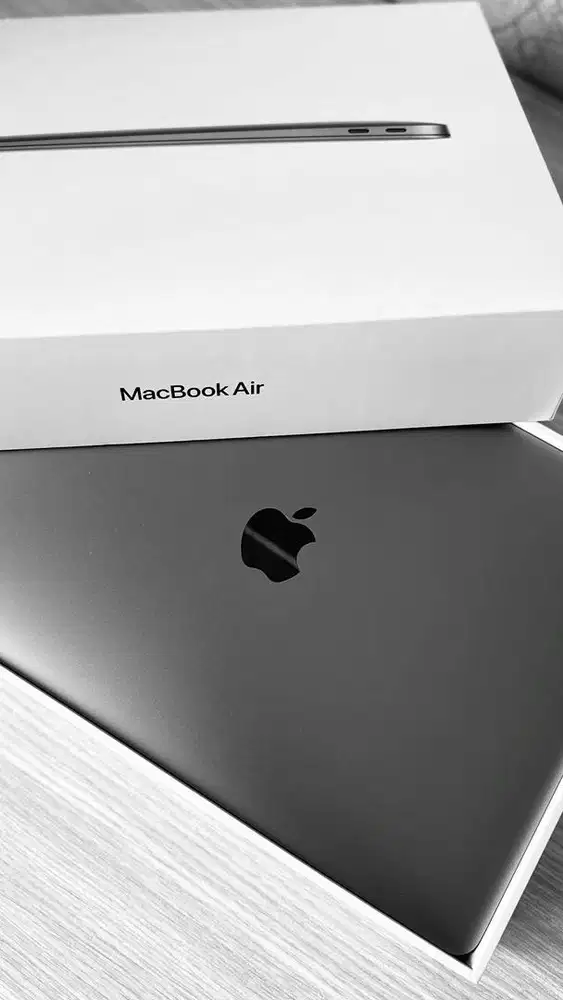NEW MACBOOK AIR M1 256GB - GARANSI TAM
