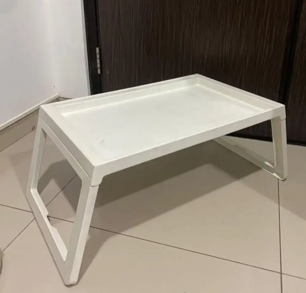 Meja portable IKEA