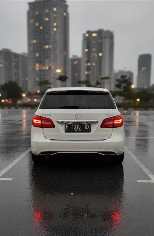 DIJUAL — MERCEDES‑BENZ B 200 Sport (W246) 1.6 Turbo 2013