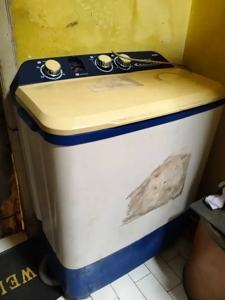 Mesin cuci bekas kap.8 kg merk Aqua