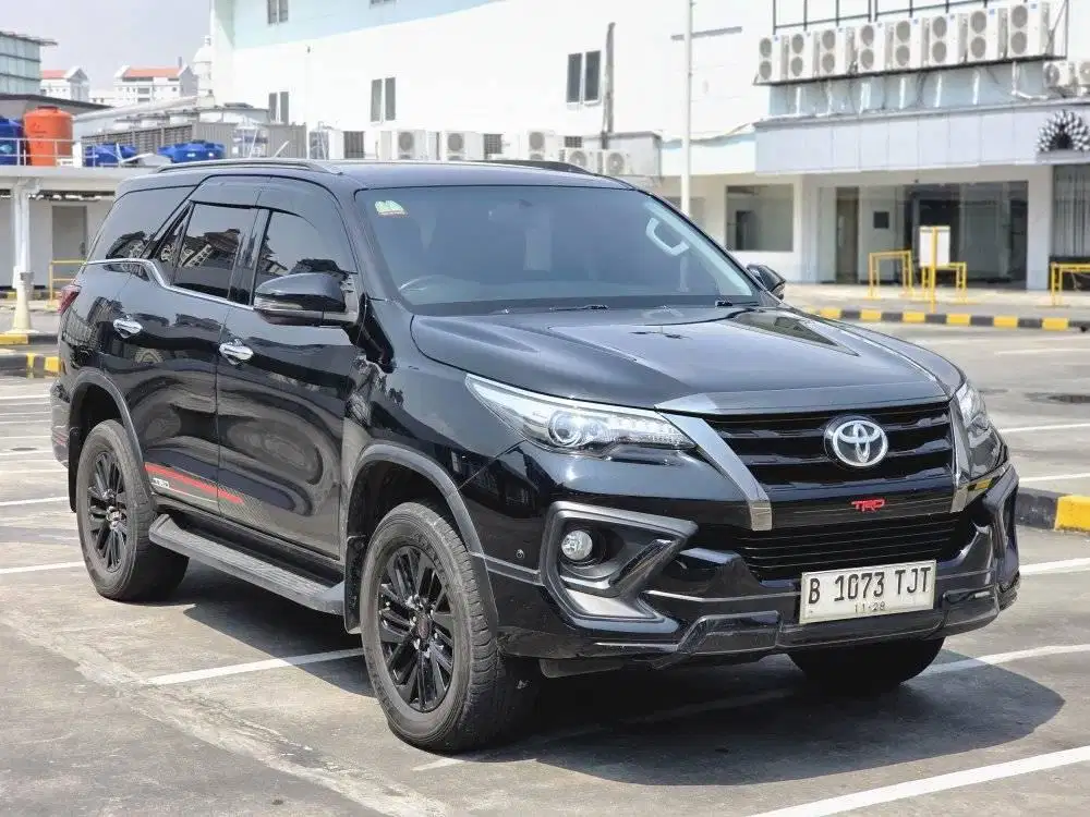 Toyota Fortuner VRZ TRD Sportivo 2019 Hitam