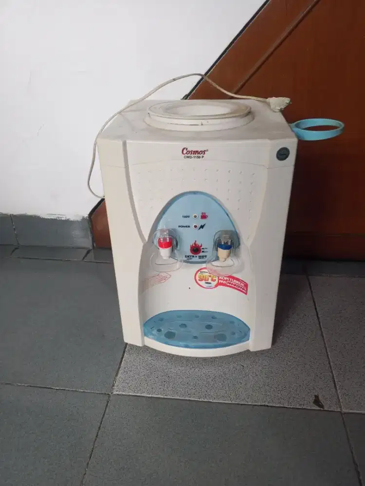 DISPENSER cosmos NORMAL DAN PANAS NOMINUS BERFUNGSI BAIK