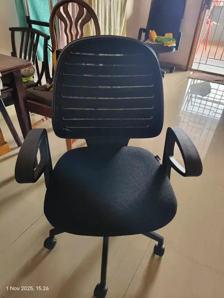 Kursi Kantor / Bangku Kantor