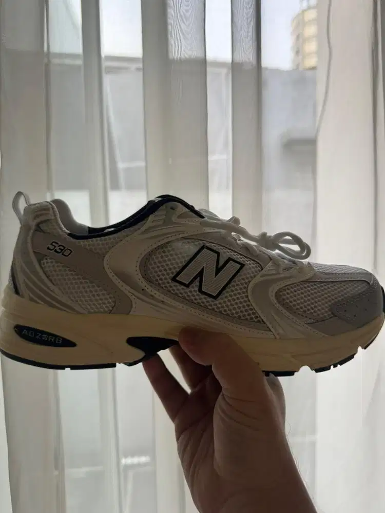 New Balance 530 putih ukuran 44