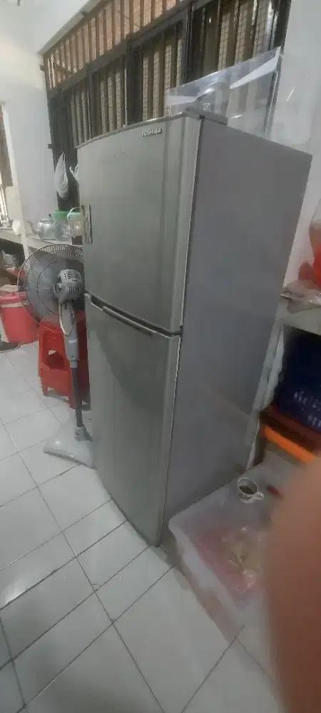 Kulkas Toshiba istimewa
