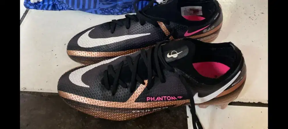 Nike phantom original size 7