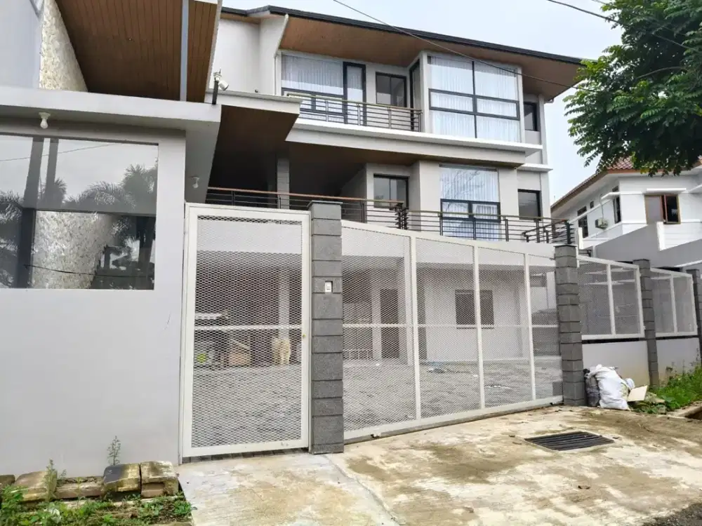 JUAL RUMAH BARU MODERN SPLIT LEVEL ADA KOLAM RENANG PRIBADI DI KAWASAN EXCLUSIVE SETIABUDI REGENCY CITY VIEW*