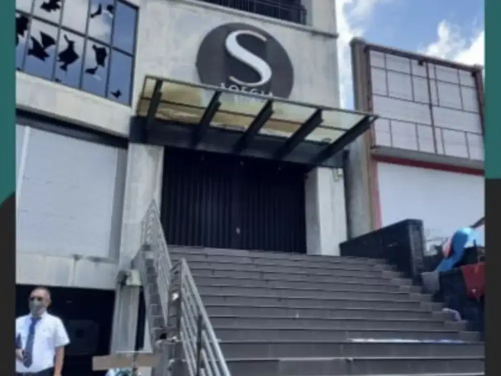 Ruko 3lt jl merdeka manokwari papua