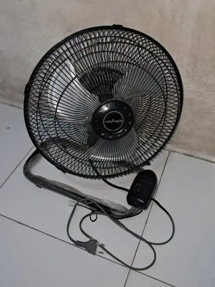 Kipas Angin Advance 12 inc