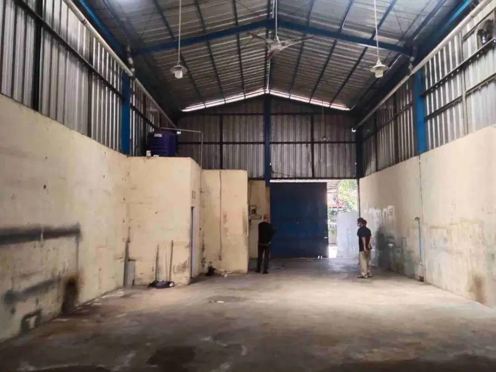 disewakan gudang 214mt lb 170mt jln masuk kontener/di Bekasi Jawa Barat
