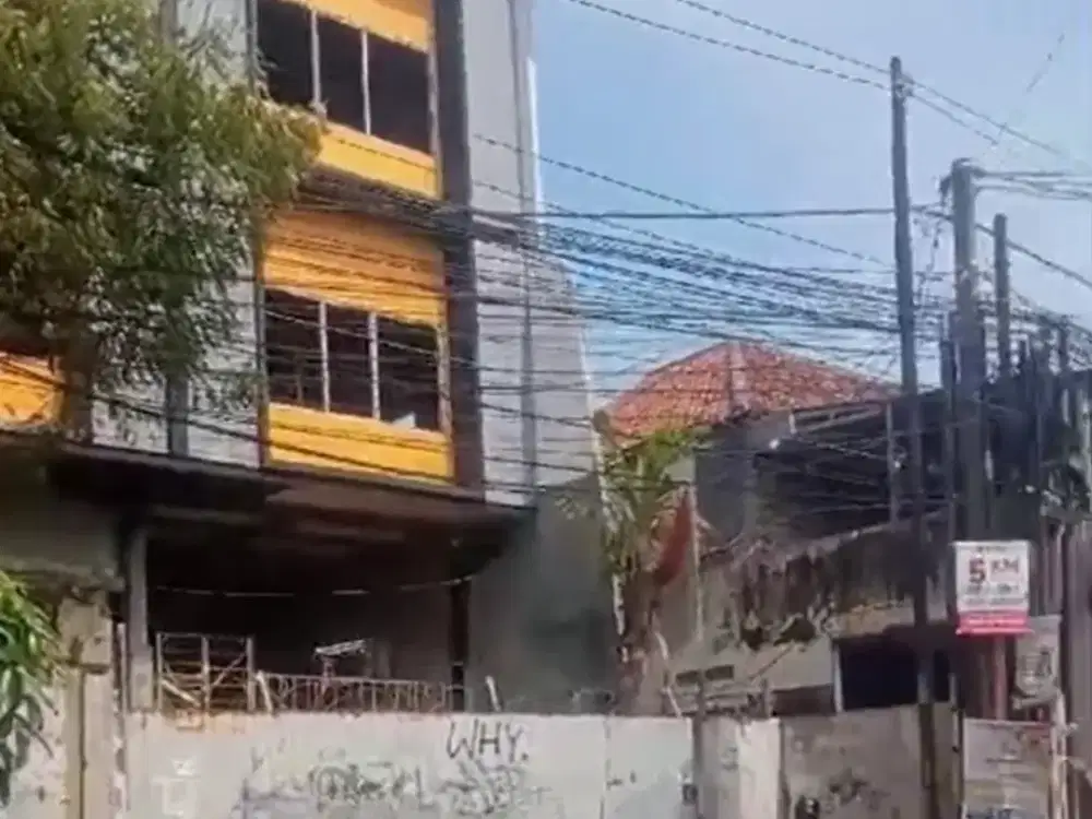 Ruko gandeng strategis di pinggir jalan raya cikeas