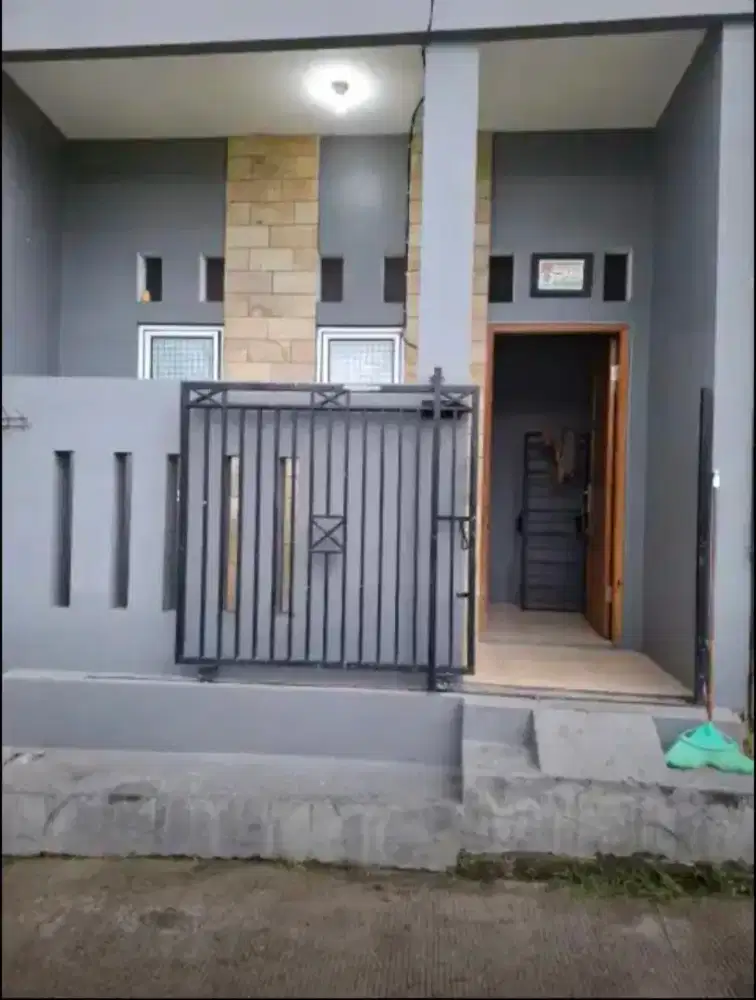 Bismillah di kontrakan Rumah dilingkungan kavling , security 24jam.