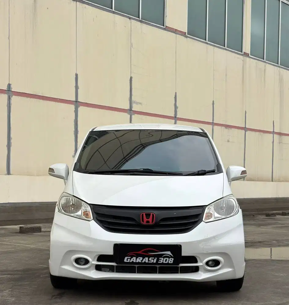 Honda Freed SD 1.5 AT