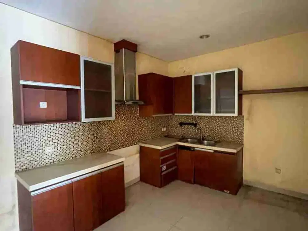 Disewakan Rumah Layar Permai Pik uk 8x15m Furnished