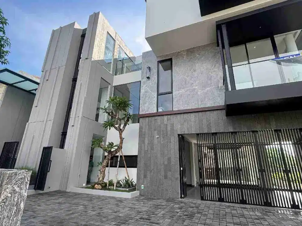 RUMAH MEWAH BARU CITRALAND WATERFRONT 3 LANTAI MODERN MINIMALIST TROPICAL  DEKAT KAMPUS CIPUTRA, HOKKY